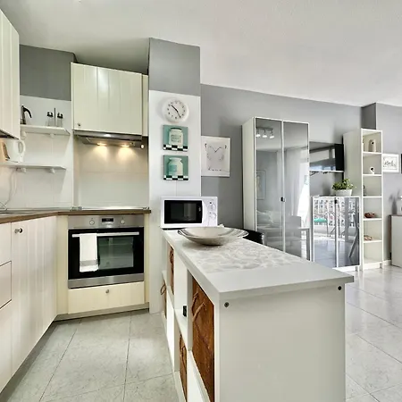Playa De Americas - Torres De Yomely Apartment *